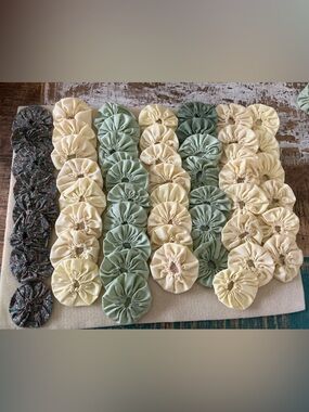 Handmade vintage Fabric Yo-Yo Quilt Pieces, total of 50!